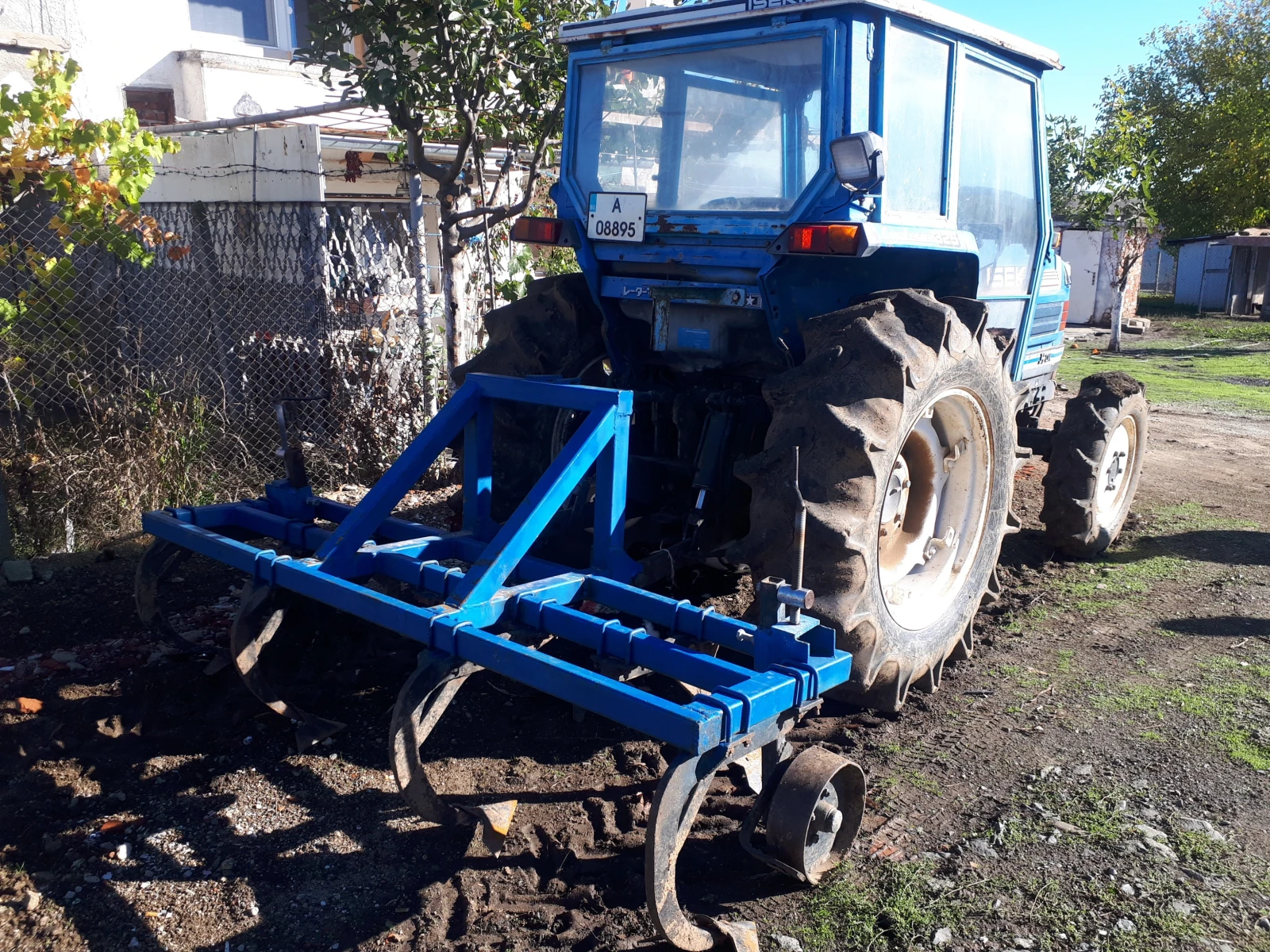 Трактор ISEKI TA325 F - изображение 2 | Auto.bg Трактор ISEKI TA325 F - изображение 2