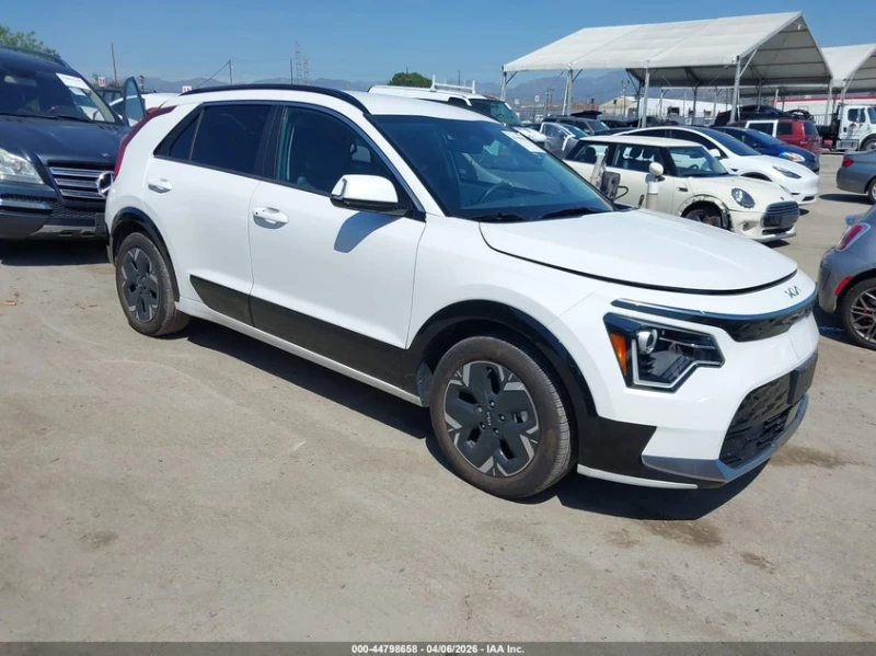 Kia Niro Ev Wind - 19900 € / 38921.02 лв. - 65786983 1 | Car24.bg Kia Niro Ev Wind - 19900 € / 38921.02 лв. - 65786983 1