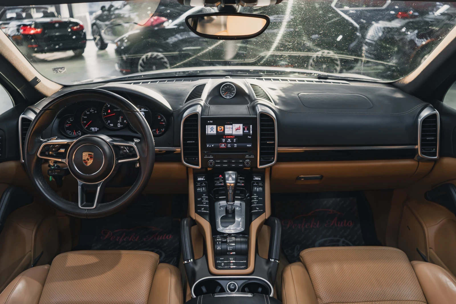 Porsche Cayenne 3.0 V6 TDI * FACELIFT * GTS * BOSE * ПАНОРАМА *  - изображение 6 | Auto.bg Porsche Cayenne 3.0 V6 TDI * FACELIFT * GTS * BOSE * ПАНОРАМА *  - изображение 6