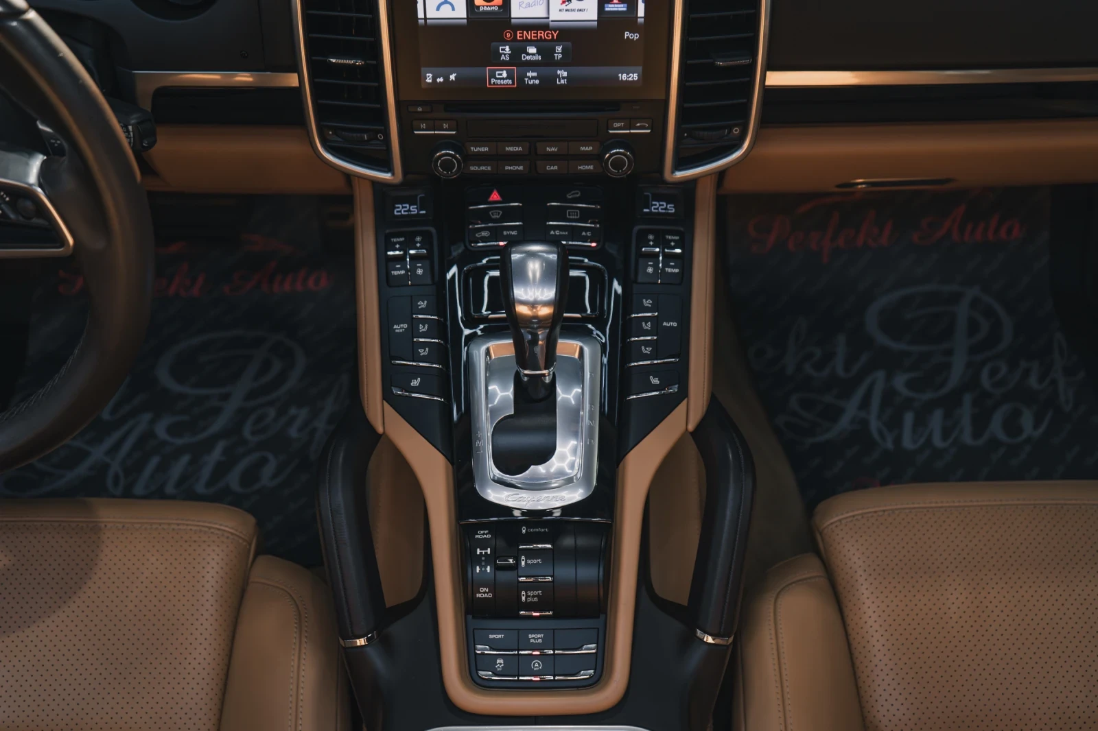 Porsche Cayenne 3.0 V6 TDI * FACELIFT * GTS * BOSE * ПАНОРАМА *  - изображение 8 | Auto.bg Porsche Cayenne 3.0 V6 TDI * FACELIFT * GTS * BOSE * ПАНОРАМА *  - изображение 8