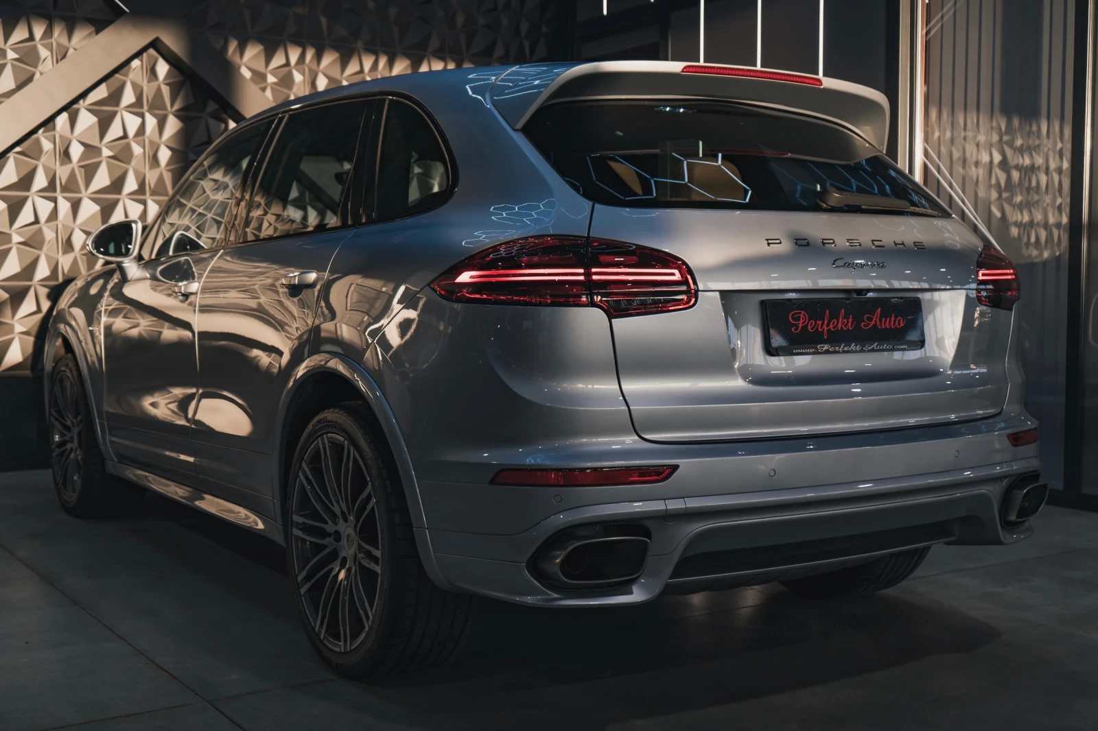 Porsche Cayenne 3.0 V6 TDI * FACELIFT * GTS * BOSE * ПАНОРАМА *  - изображение 3 | Auto.bg Porsche Cayenne 3.0 V6 TDI * FACELIFT * GTS * BOSE * ПАНОРАМА *  - изображение 3