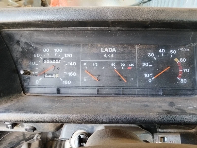 Lada Niva - 2000 € / 3911.66 лв. - 40522738 1 | Car24.bg Lada Niva - 2000 € / 3911.66 лв. - 40522738 1