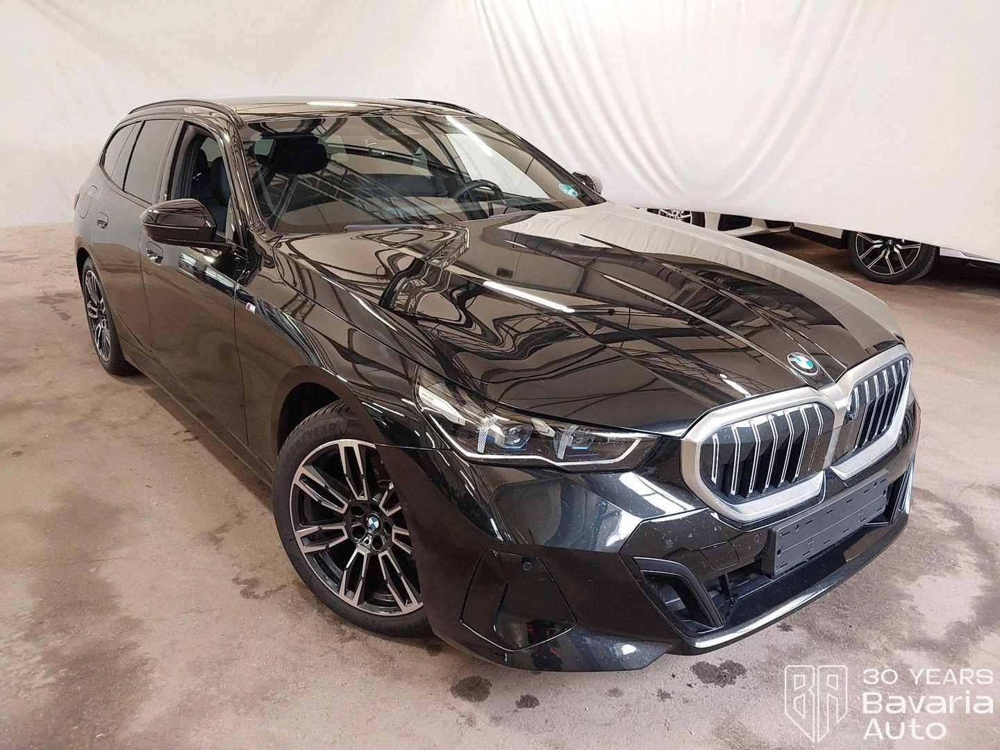 BMW 520 i Touring M Sport Paket Steptronic - изображение 4 | Auto.bg BMW 520 i Touring M Sport Paket Steptronic - изображение 4
