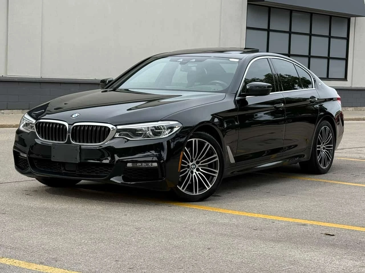 BMW 530E xDrive iPerformance CARFAX | Auto.bg — изображение 1 BMW 530E xDrive iPerformance CARFAX | Auto.bg — изображение 1