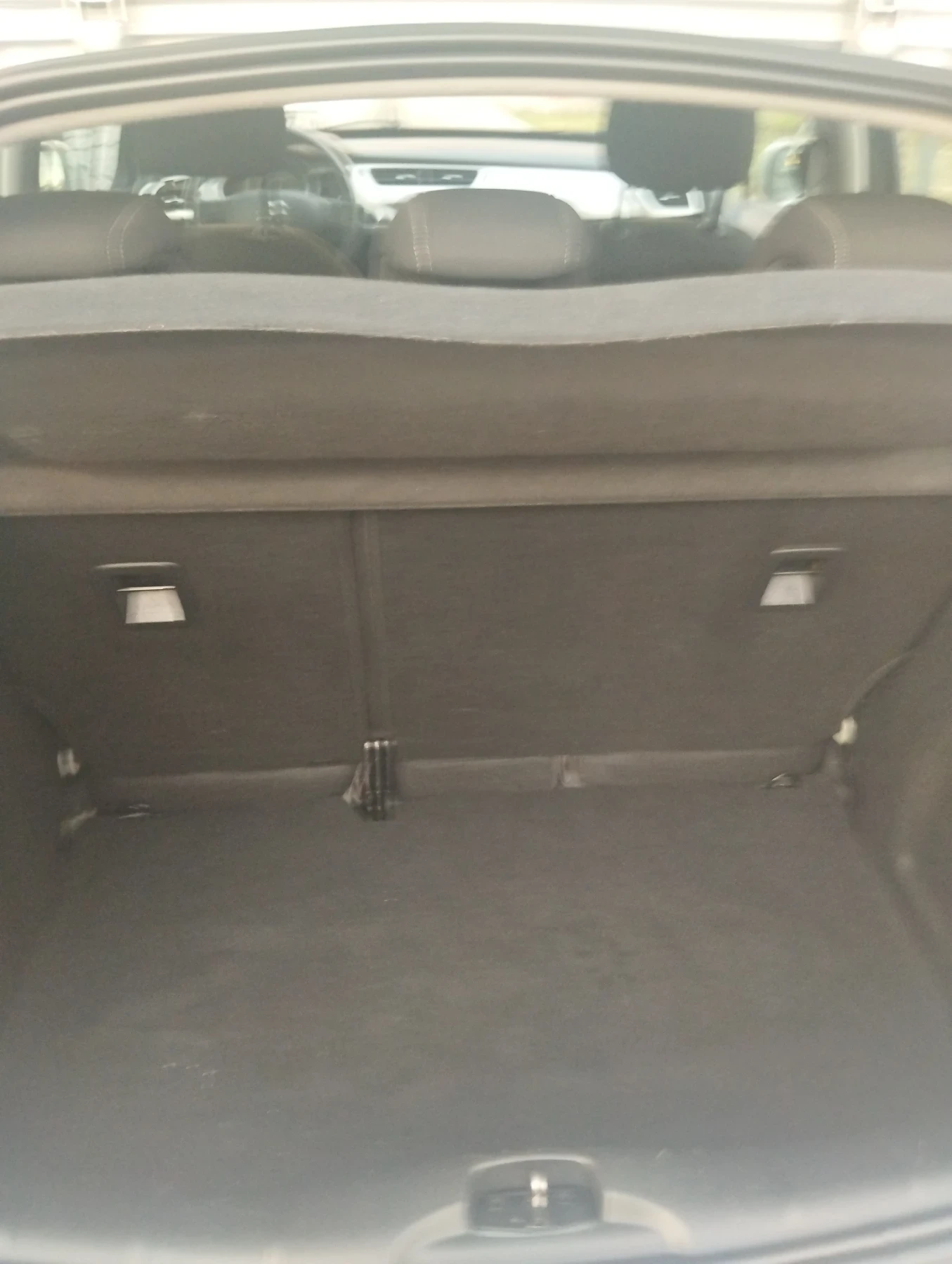 Citroen C3 1.6HDI 92к.с.НАПЪЛНО ОБСЛУЖЕНА ТОП СЪСТОЯНИЕ  - изображение 9 | Auto.bg Citroen C3 1.6HDI 92к.с.НАПЪЛНО ОБСЛУЖЕНА ТОП СЪСТОЯНИЕ  - изображение 9