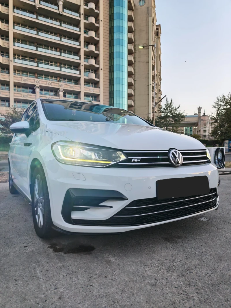 VW Touran 2.0 TDI (150 к.с.) DSG R-Line, FULL ЕКСТРИ, Пълн - 18888 € - 40219624 1 | Car24.bg VW Touran 2.0 TDI (150 к.с.) DSG R-Line, FULL ЕКСТРИ, Пълн - 18888 € - 40219624 1