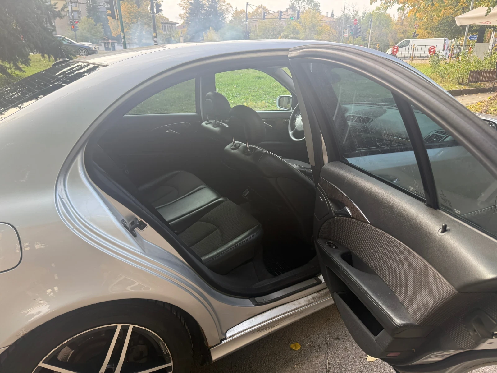 Mercedes-Benz E 220  - изображение 9 | Auto.bg Mercedes-Benz E 220  - изображение 9