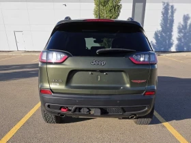 Jeep Cherokee * Trailhawk Elite * CARFAX * БЕЗ ПЪРВОНАЧАЛНА ВНОС - 29400 лв. / 15031.98 € - 27489770 4 | Car24.bg Jeep Cherokee * Trailhawk Elite * CARFAX * БЕЗ ПЪРВОНАЧАЛНА ВНОС - 29400 лв. / 15031.98 € - 27489770 4