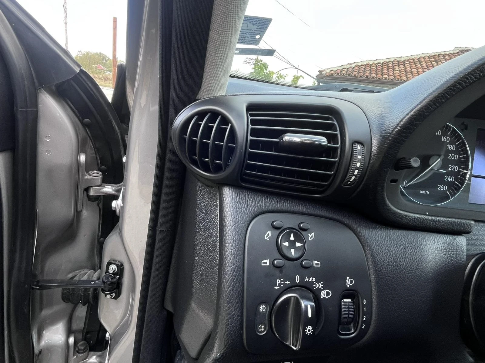 Mercedes-Benz 220  2.2 CDI - изображение 7 | Auto.bg Mercedes-Benz 220  2.2 CDI - изображение 7