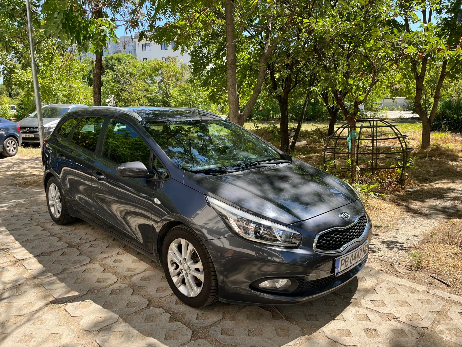 Kia Ceed SW 1.6 CRDI 16V 115кс - изображение 2 | Auto.bg Kia Ceed SW 1.6 CRDI 16V 115кс - изображение 2