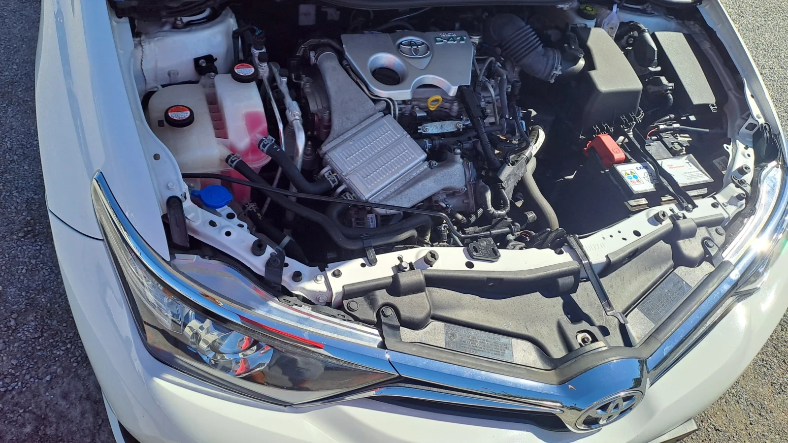 Toyota Auris 1.2it - изображение 8 | Auto.bg Toyota Auris 1.2it - изображение 8