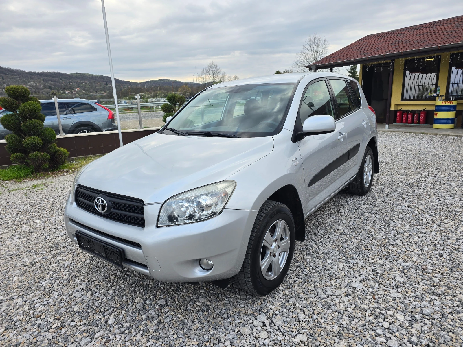 Toyota Rav4 2, 2 D-4D НОВ ВНОС !! РЕАЛНИ КИЛОМЕТРИ !! | Auto.bg — изображение 1 Toyota Rav4 2, 2 D-4D НОВ ВНОС !! РЕАЛНИ КИЛОМЕТРИ !! | Auto.bg — изображение 1