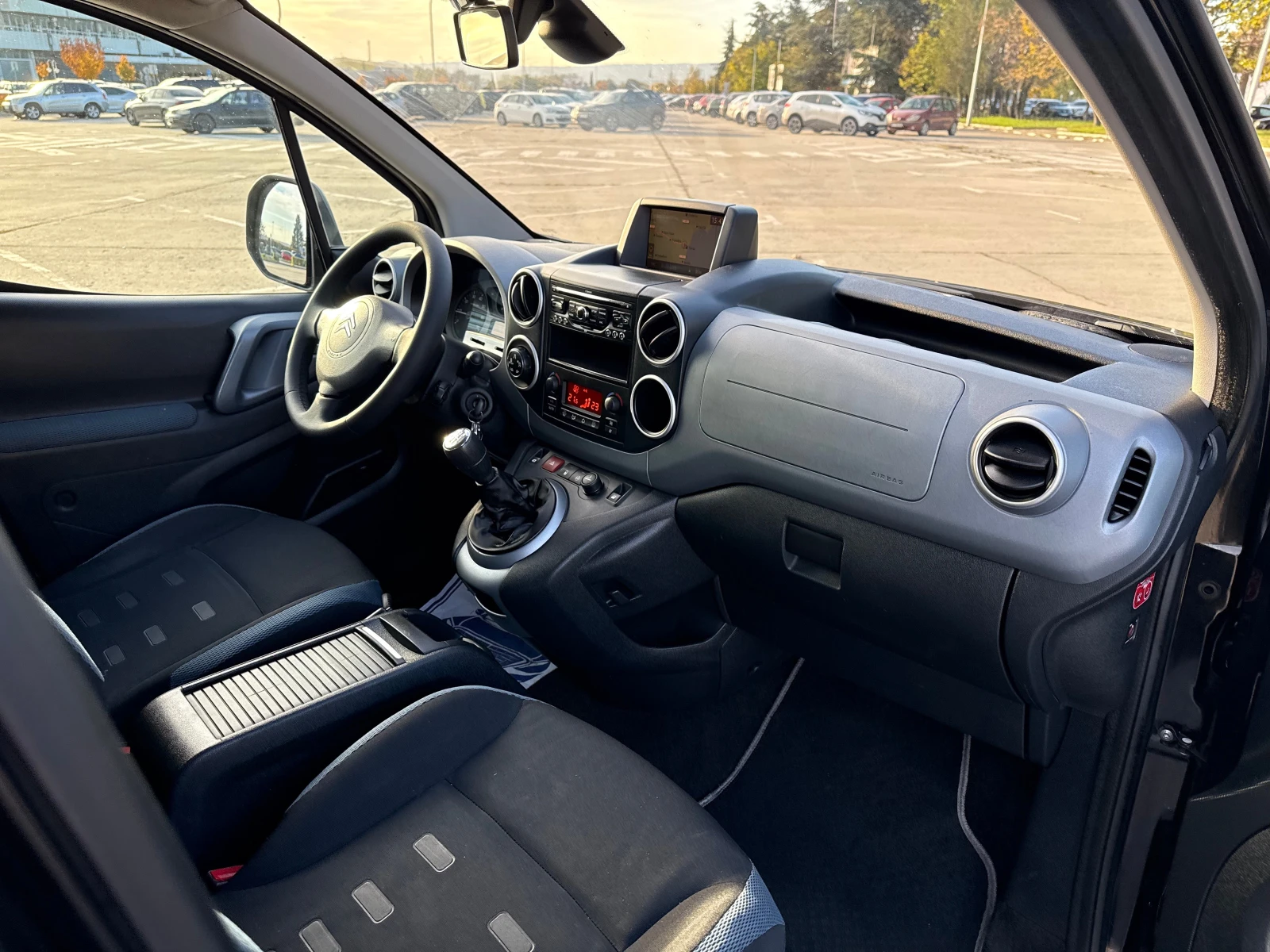 Citroen Berlingo 1.6///XTR///NAVI///TOP/// - изображение 9 | Auto.bg Citroen Berlingo 1.6///XTR///NAVI///TOP/// - изображение 9