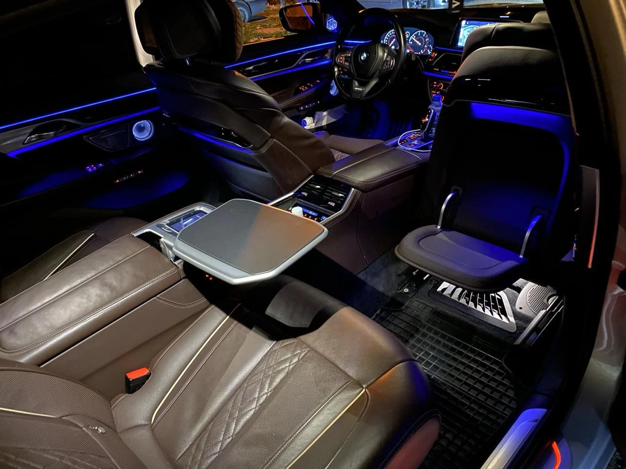 BMW 740 Individual, Long XDrive, B&W, Laser, Sky Lounge - изображение 3 | Auto.bg BMW 740 Individual, Long XDrive, B&W, Laser, Sky Lounge - изображение 3