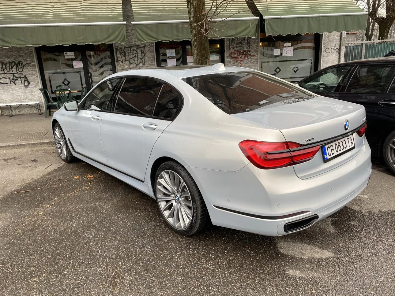 BMW 740 Individual, Long XDrive, B&W, Laser, Sky Lounge - изображение 10 | Auto.bg BMW 740 Individual, Long XDrive, B&W, Laser, Sky Lounge - изображение 10