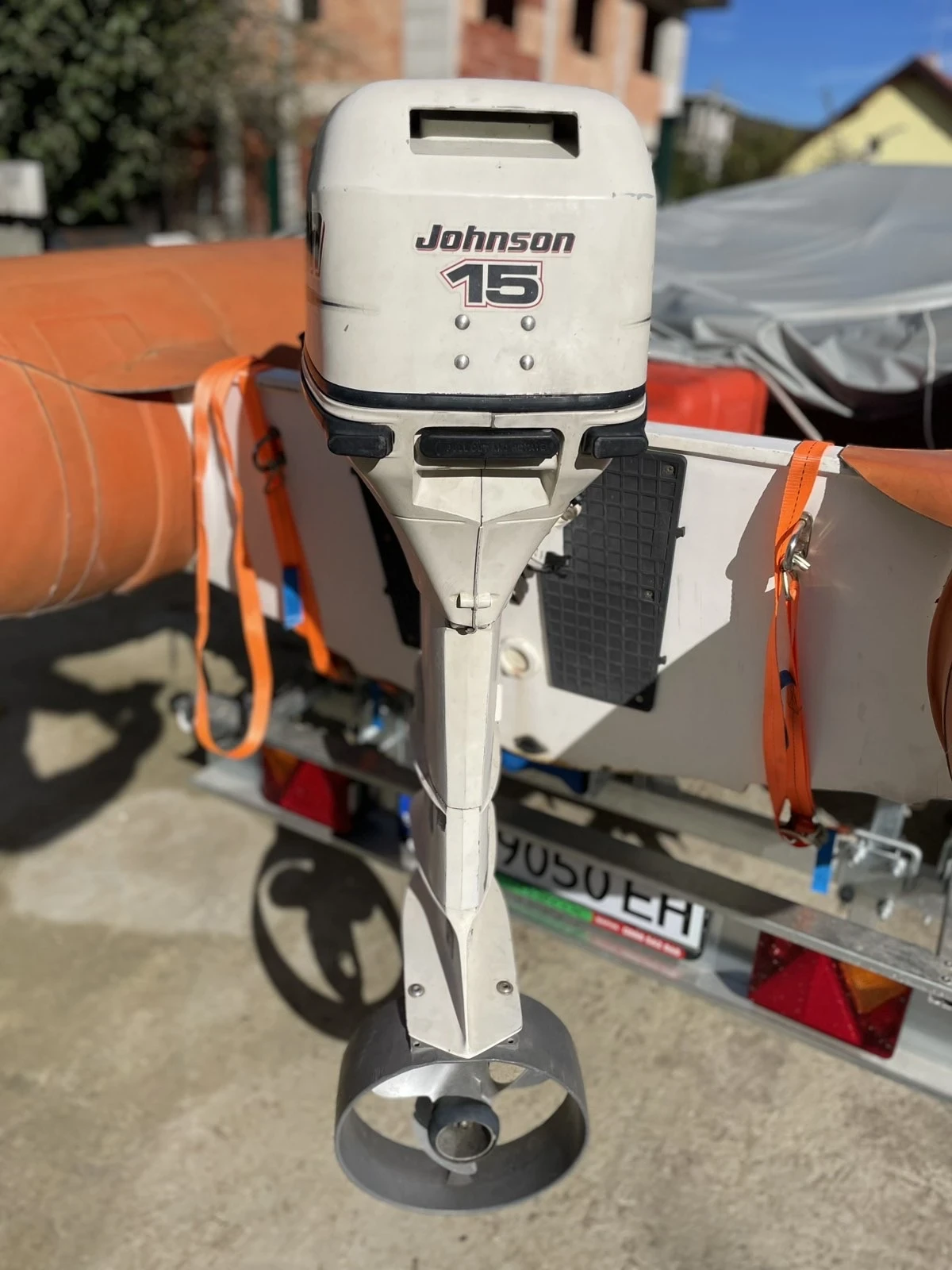 Извънбордов двигател Johnson  - изображение 2 | Auto.bg Извънбордов двигател Johnson  - изображение 2