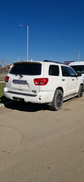 Toyota Sequoia Platinum 4x4 - 14400 € / 28163.95 лв. - 37042674 8 | Car24.bg Toyota Sequoia Platinum 4x4 - 14400 € / 28163.95 лв. - 37042674 8