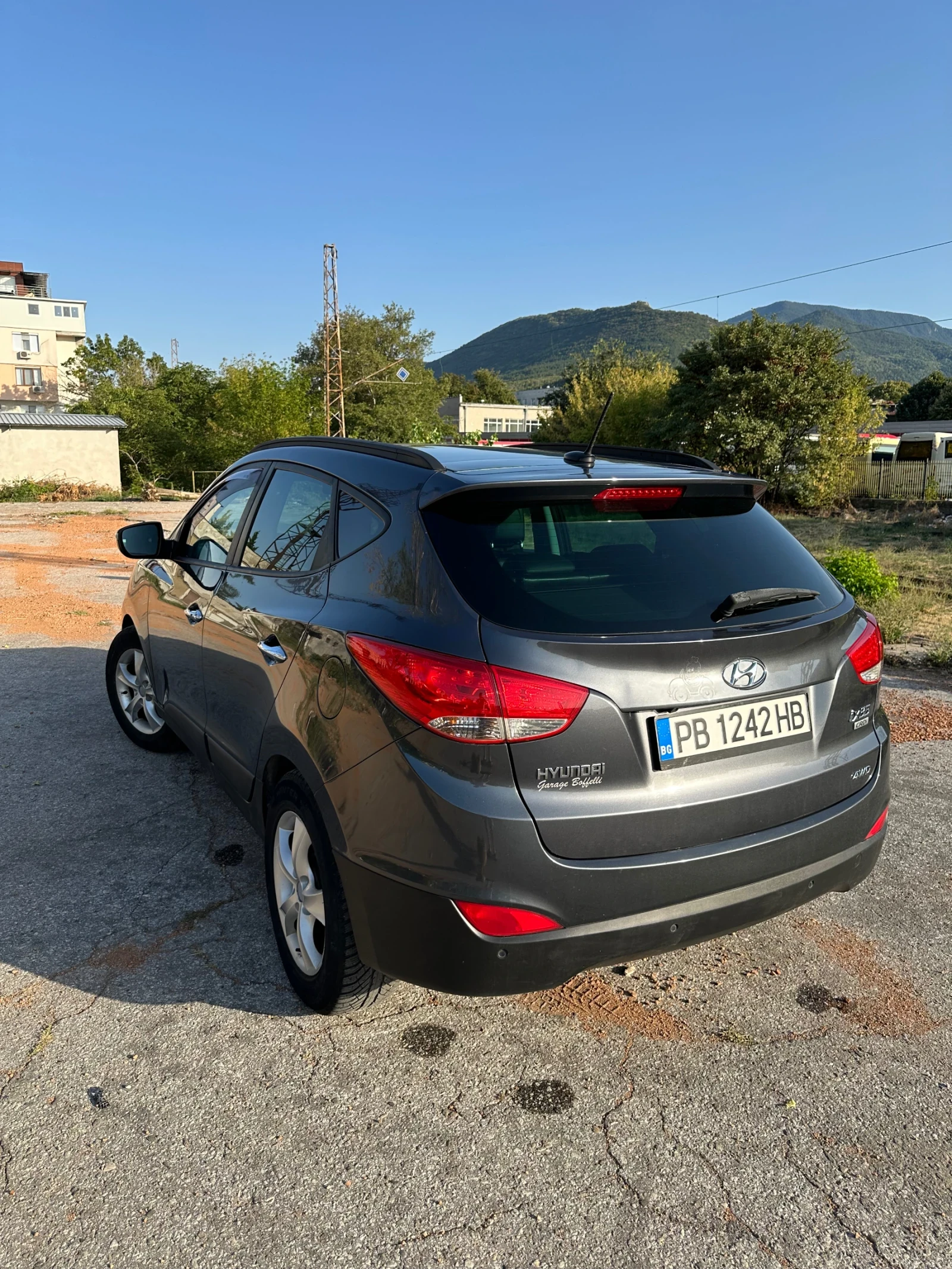 Hyundai IX35 Hyundai IX35 2.0CRDI 184к.с. Автомат* Нави* 4х4*  - изображение 4 | Auto.bg Hyundai IX35 Hyundai IX35 2.0CRDI 184к.с. Автомат* Нави* 4х4*  - изображение 4