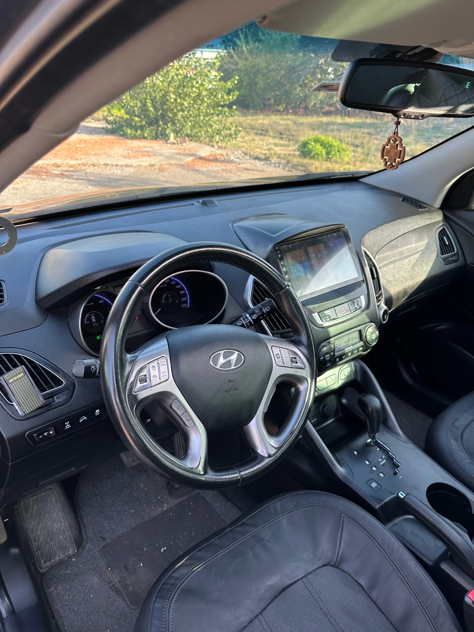 Hyundai IX35 Hyundai IX35 2.0CRDI 184к.с. Автомат* Нави* 4х4*  - изображение 8 | Auto.bg Hyundai IX35 Hyundai IX35 2.0CRDI 184к.с. Автомат* Нави* 4х4*  - изображение 8