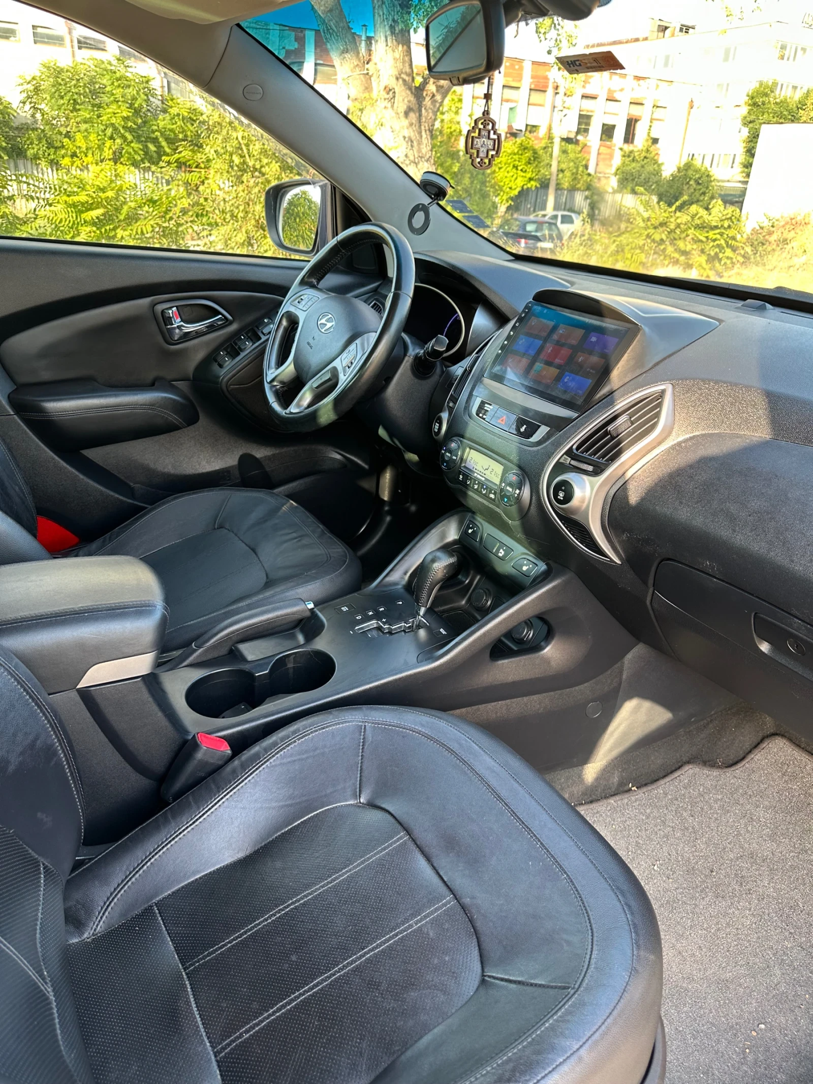 Hyundai IX35 Hyundai IX35 2.0CRDI 184к.с. Автомат* Нави* 4х4*  - изображение 6 | Auto.bg Hyundai IX35 Hyundai IX35 2.0CRDI 184к.с. Автомат* Нави* 4х4*  - изображение 6