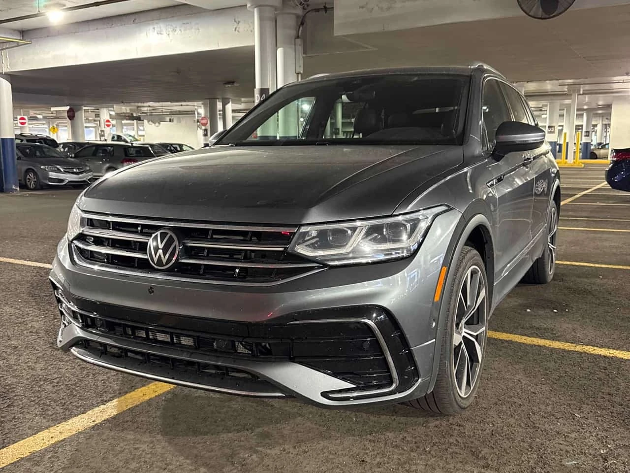 VW Tiguan / Highline R Line / 1 СОБСТВЕНИК / БЕЗ ИНЦИДЕНТИ | Auto.bg — изображение 1 VW Tiguan / Highline R Line / 1 СОБСТВЕНИК / БЕЗ ИНЦИДЕНТИ | Auto.bg — изображение 1