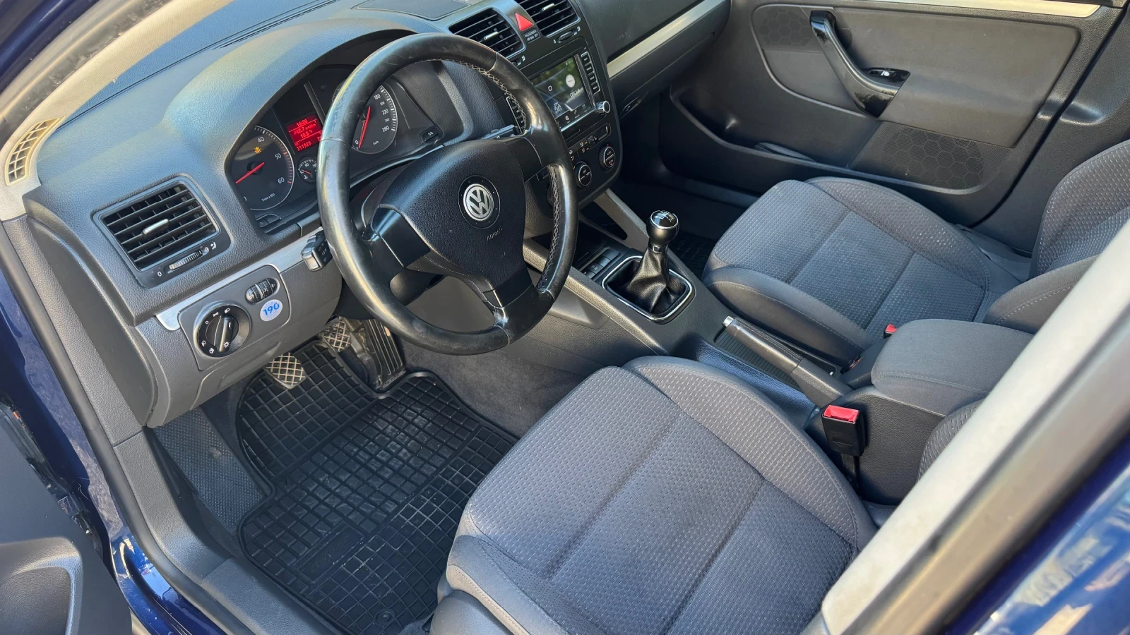 VW Jetta 2.0 tdi 140kc TOP - изображение 10 | Auto.bg VW Jetta 2.0 tdi 140kc TOP - изображение 10