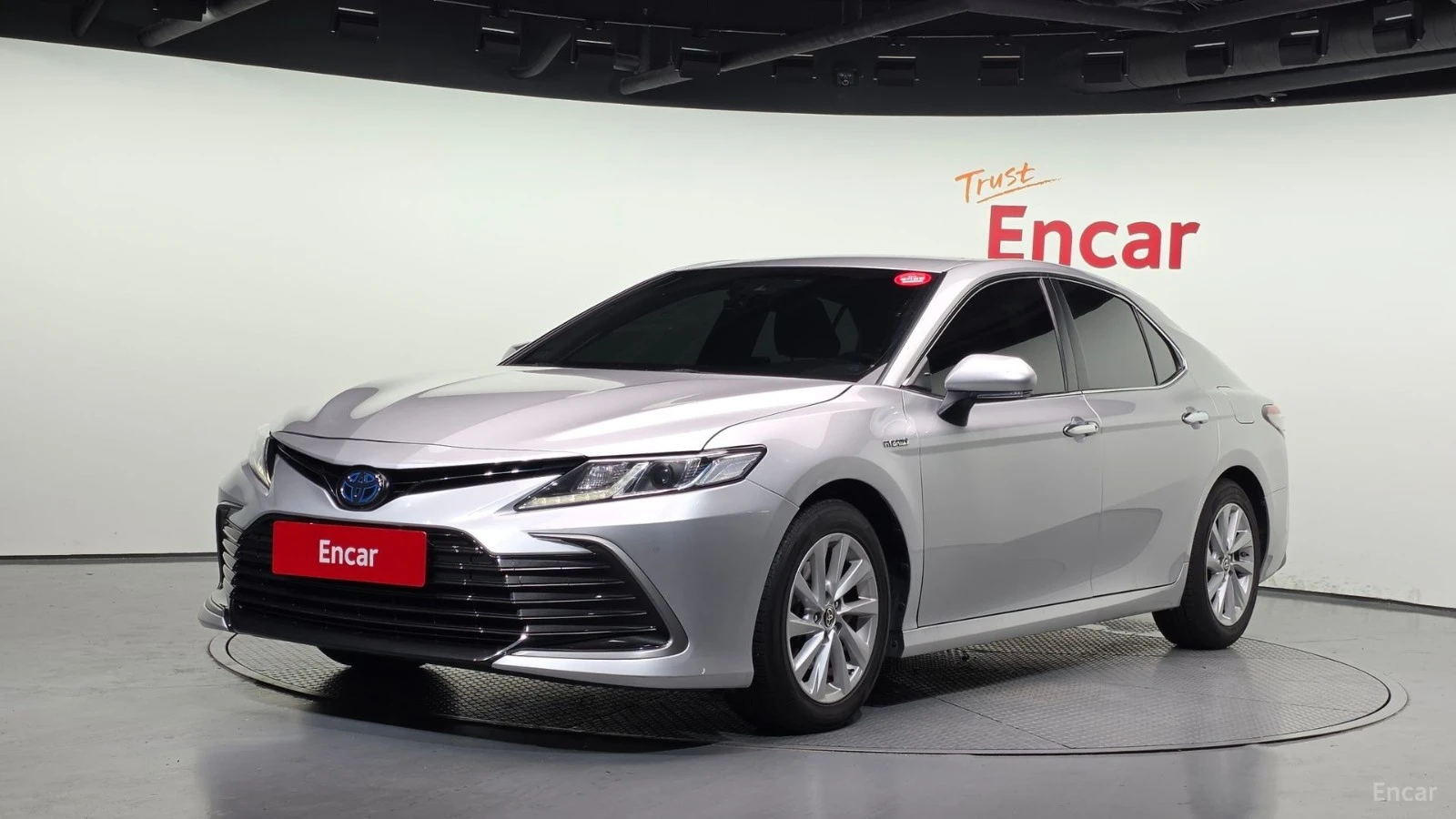 Toyota Camry * ПАНО* KEYLESS* Camera* ПОДГРЕВ* LED* | Auto.bg — изображение 1 Toyota Camry * ПАНО* KEYLESS* Camera* ПОДГРЕВ* LED* | Auto.bg — изображение 1