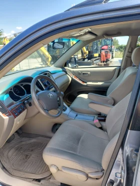 Toyota Highlander 2.4 - Газ / Отличен / С допълнителни зимни гуми | Auto.bg — изображение 10 Toyota Highlander 2.4 - Газ / Отличен / С допълнителни зимни гуми | Auto.bg — изображение 10