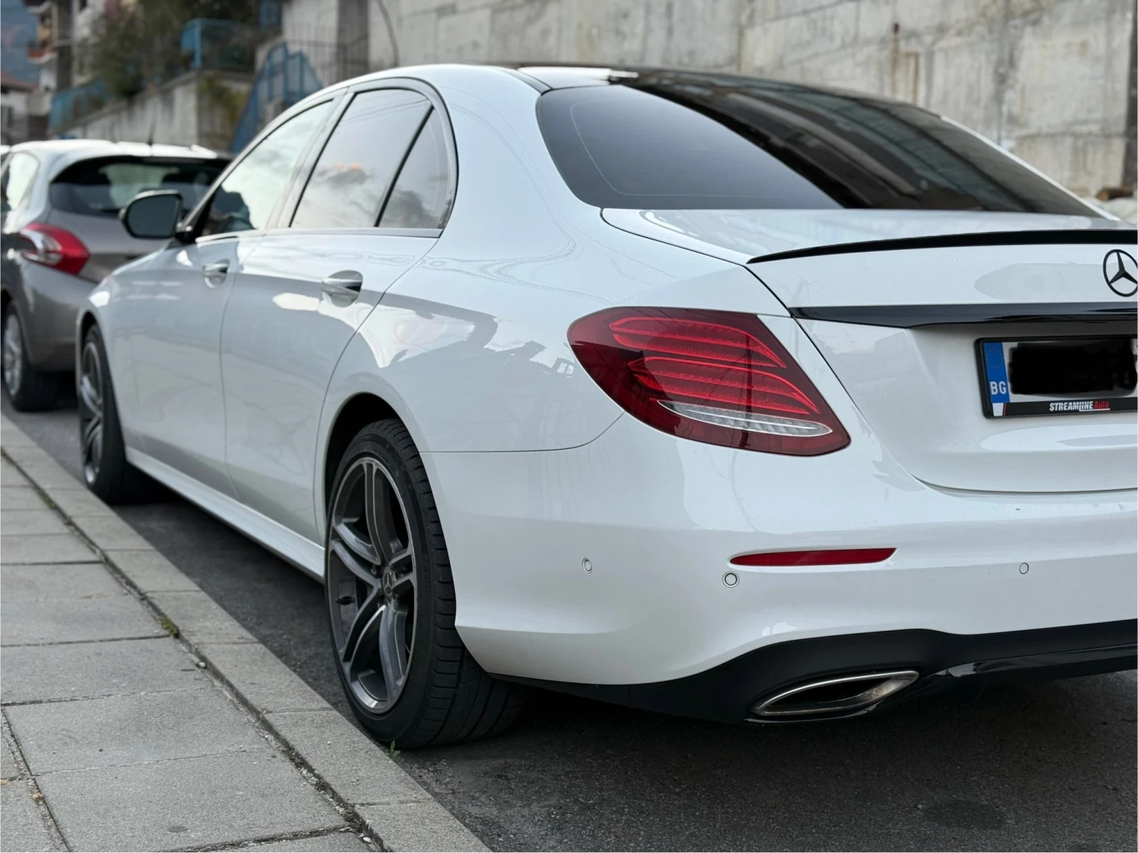 Mercedes-Benz E 400 AMG LINE - изображение 8 | Auto.bg Mercedes-Benz E 400 AMG LINE - изображение 8