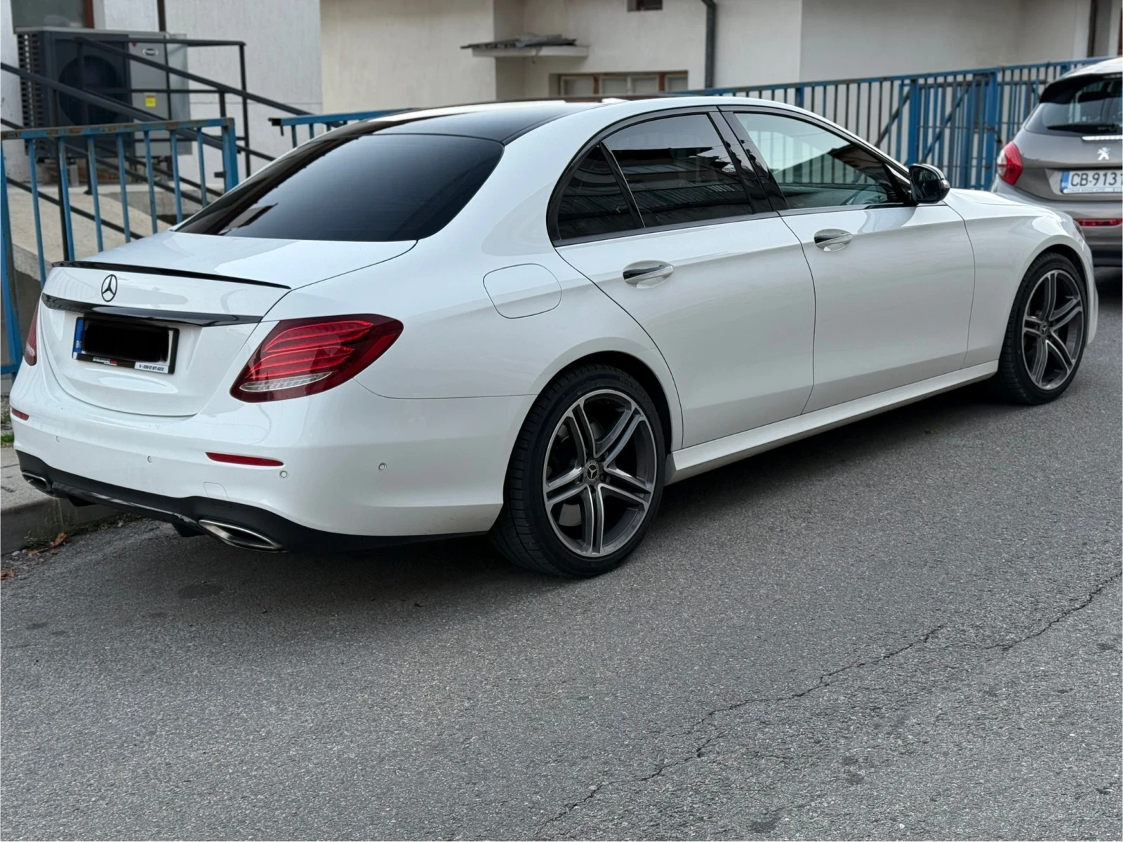 Mercedes-Benz E 400 AMG LINE - изображение 6 | Auto.bg Mercedes-Benz E 400 AMG LINE - изображение 6