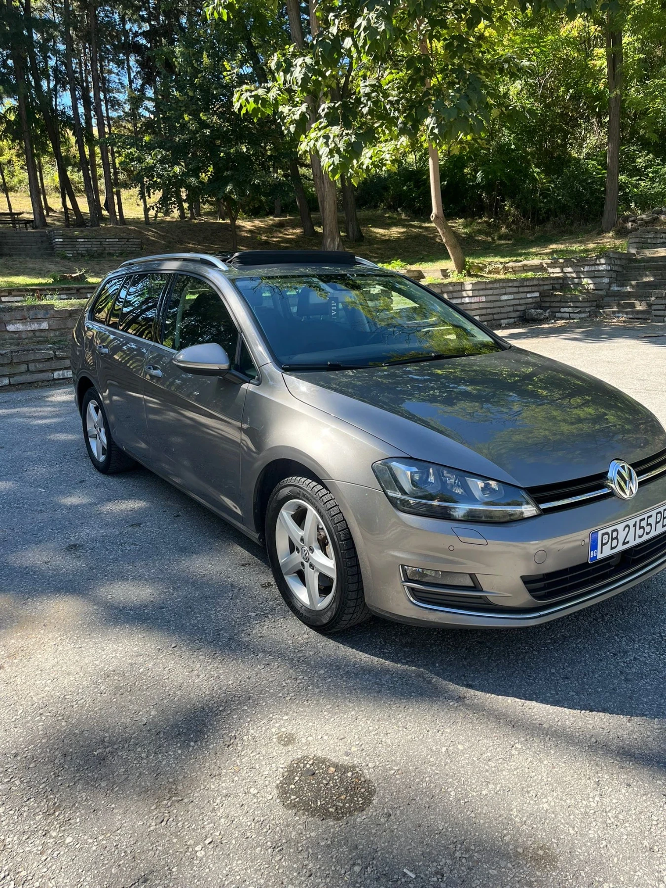 VW Golf VW Golf 1.6TDI  LED XENON DISTRONIC HIGHLINE PANO - изображение 2 | Auto.bg VW Golf VW Golf 1.6TDI  LED XENON DISTRONIC HIGHLINE PANO - изображение 2