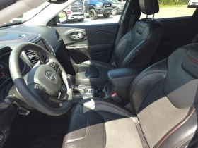 Jeep Cherokee TRAILHAWK 4WD * CARFAX * АвтоКредит* (ЦЕНА ДО БГ) - 18599 € / 36376.48 лв. - 39386042 10 | Car24.bg Jeep Cherokee TRAILHAWK 4WD * CARFAX * АвтоКредит* (ЦЕНА ДО БГ) - 18599 € / 36376.48 лв. - 39386042 10
