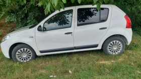 Dacia Sandero - 2600 € / 5085.16 лв. - 32816735 2 | Car24.bg Dacia Sandero - 2600 € / 5085.16 лв. - 32816735 2