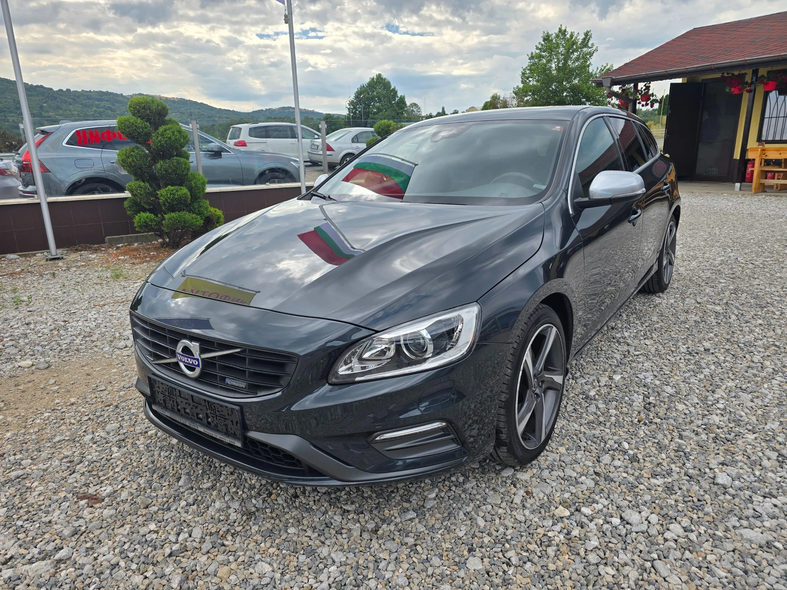 Volvo V60 2.0D R-DESIGN D3 ! ! РЕАЛНИ 103000 КМ. | Auto.bg — изображение 1 Volvo V60 2.0D R-DESIGN D3 ! ! РЕАЛНИ 103000 КМ. | Auto.bg — изображение 1