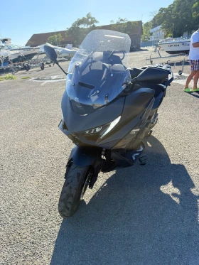 Honda Forza 750