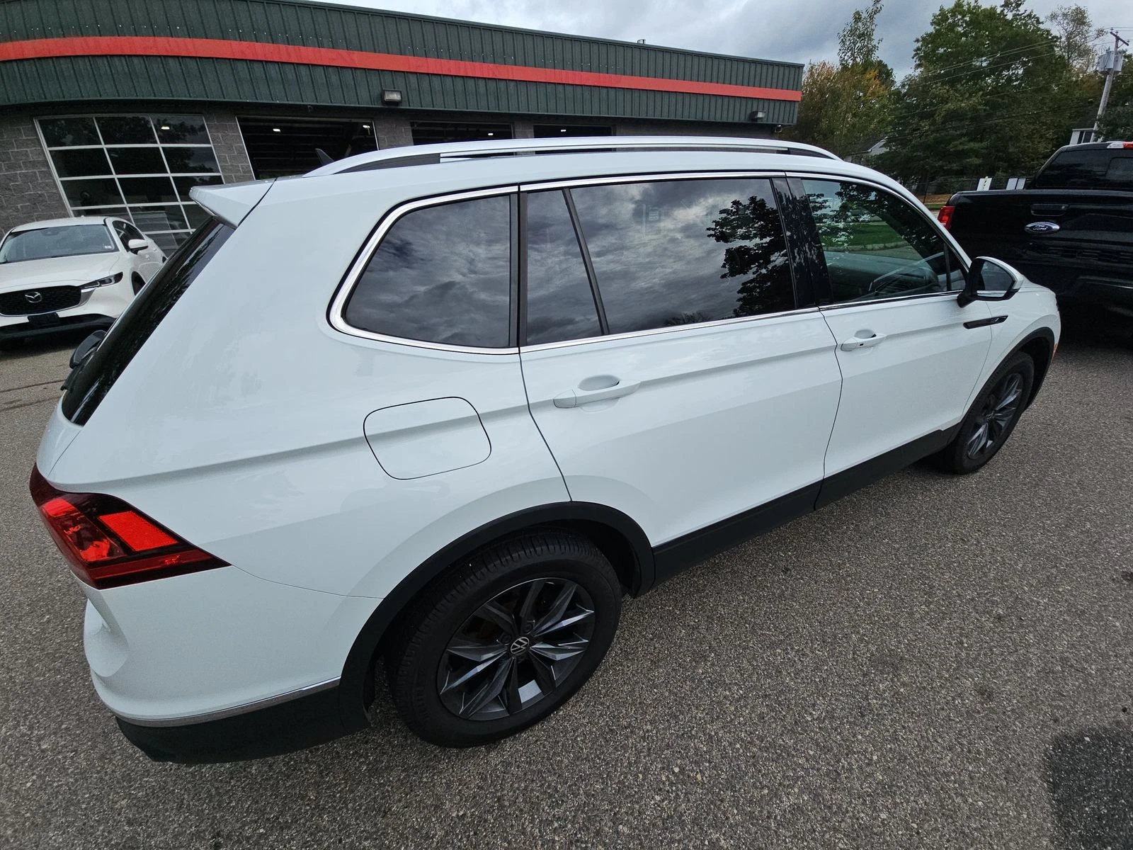 VW Tiguan 4motion* Пано* 360* Кожа* Digital - изображение 6 | Auto.bg VW Tiguan 4motion* Пано* 360* Кожа* Digital - изображение 6