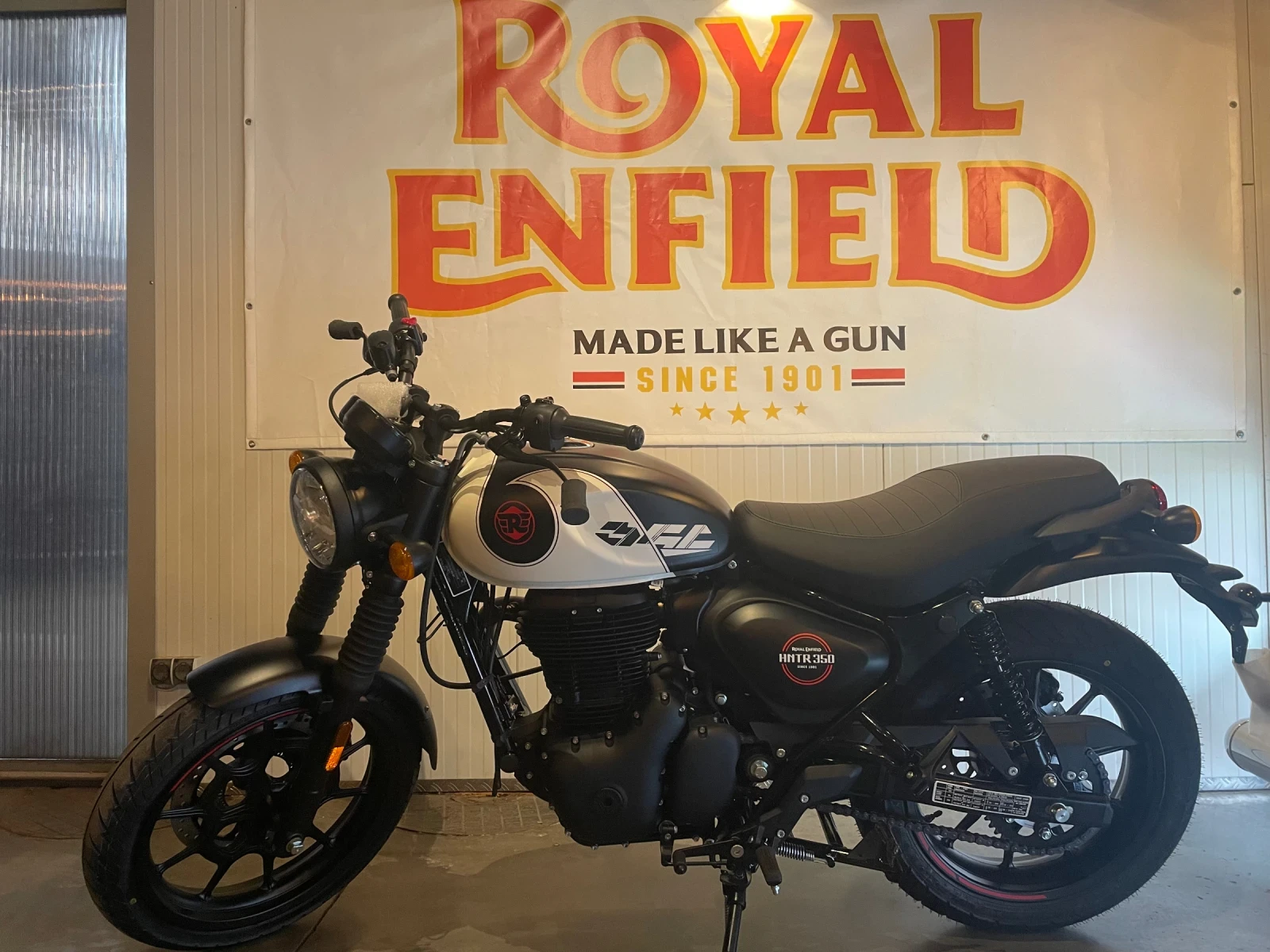 Royal Enfield Hunter Tokyo Black | Auto.bg — изображение 1 Royal Enfield Hunter Tokyo Black | Auto.bg — изображение 1