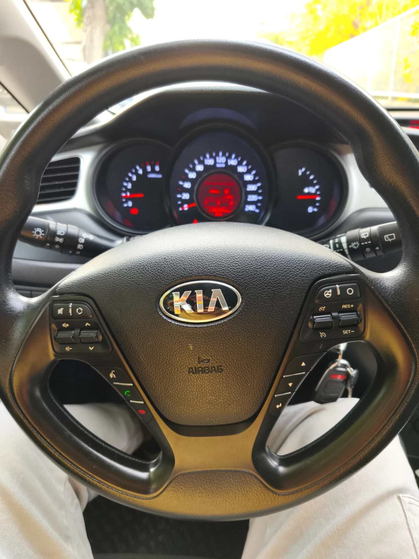 Kia Ceed 1.4 16V 90к.с. - изображение 8 | Auto.bg Kia Ceed 1.4 16V 90к.с. - изображение 8