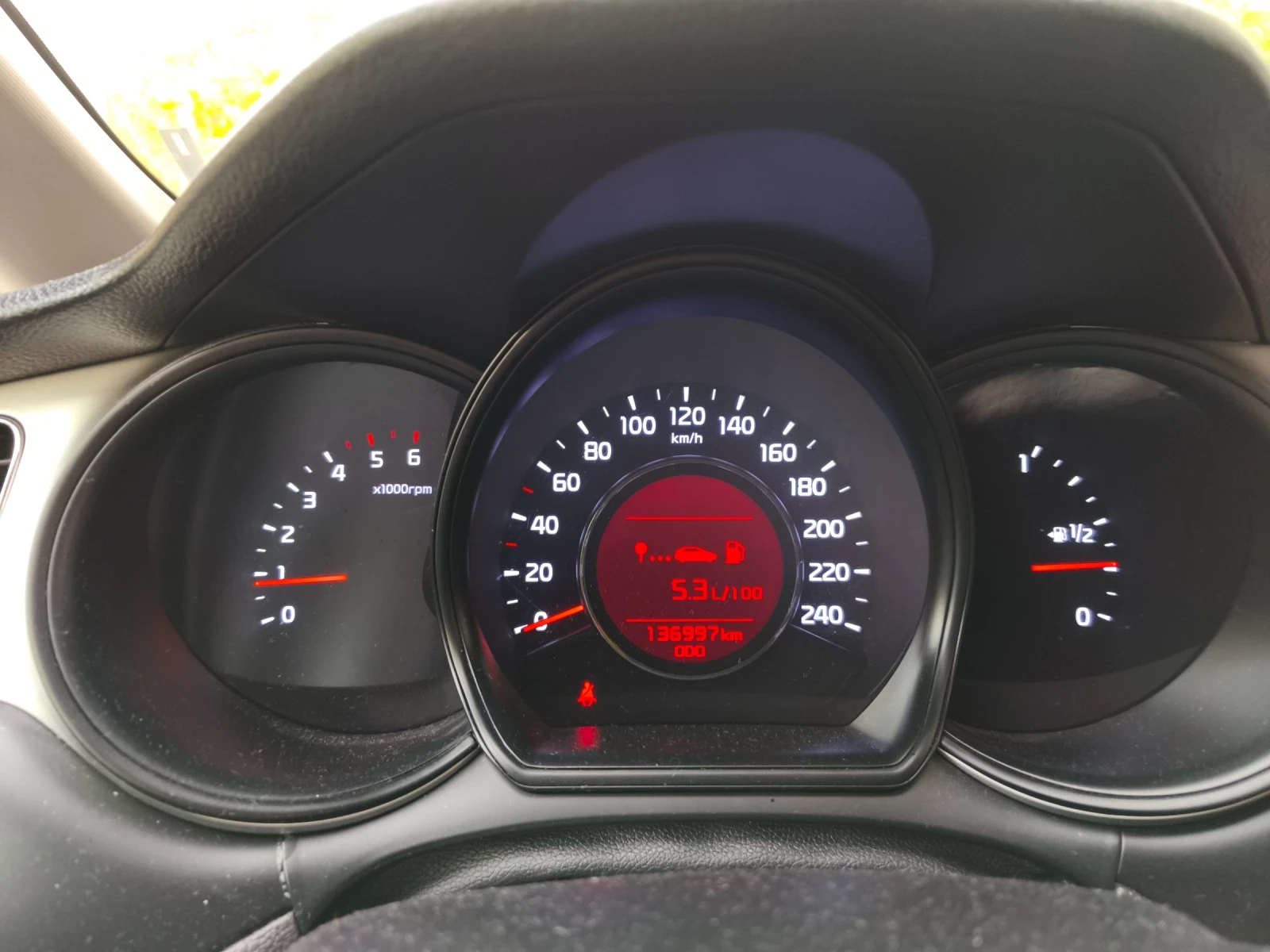 Kia Ceed 1.4 16V 90к.с. - изображение 7 | Auto.bg Kia Ceed 1.4 16V 90к.с. - изображение 7