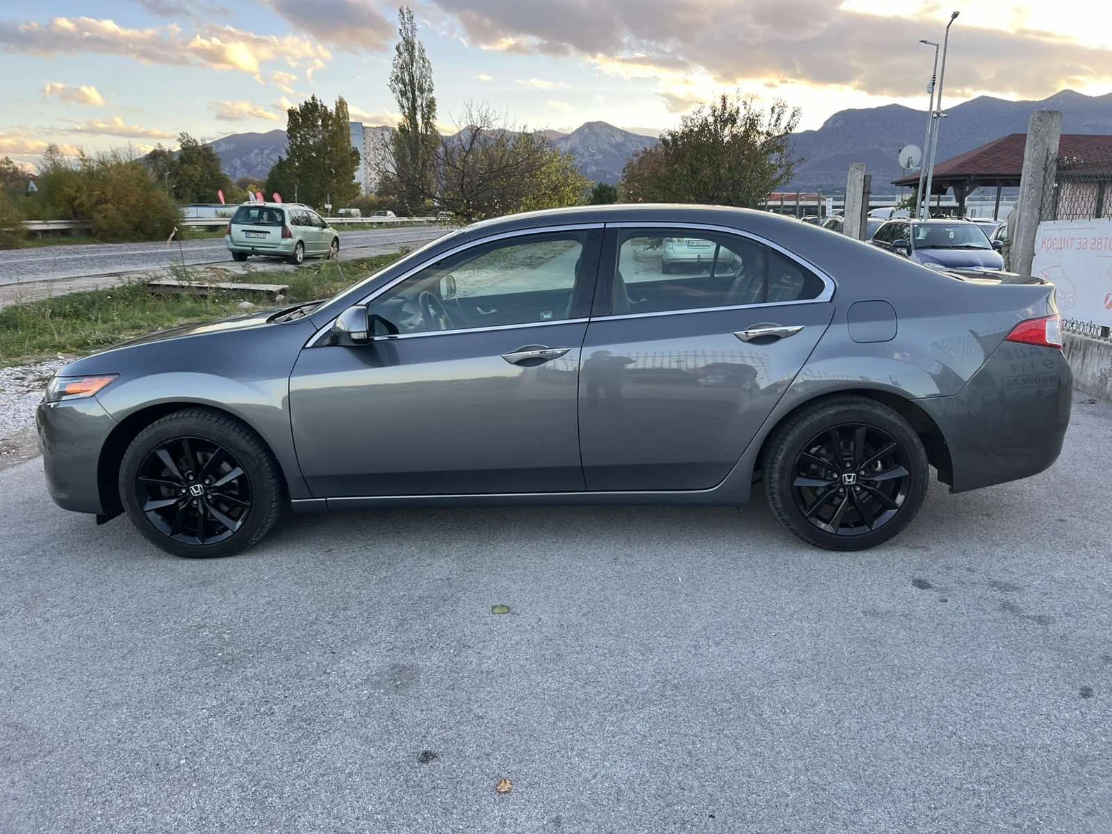 Honda Accord 2.2I-DTEC 150кс 6 СКОРОСТИ АВТОПИЛОТ КЛИМАТРОНИК  - изображение 6 | Auto.bg Honda Accord 2.2I-DTEC 150кс 6 СКОРОСТИ АВТОПИЛОТ КЛИМАТРОНИК  - изображение 6