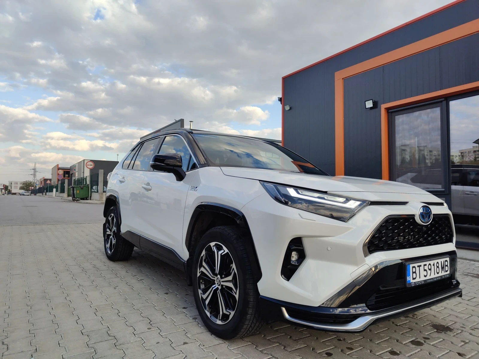 Toyota Rav4 2.5 plug-in хибрид STYLE | Auto.bg — изображение 1 Toyota Rav4 2.5 plug-in хибрид STYLE | Auto.bg — изображение 1