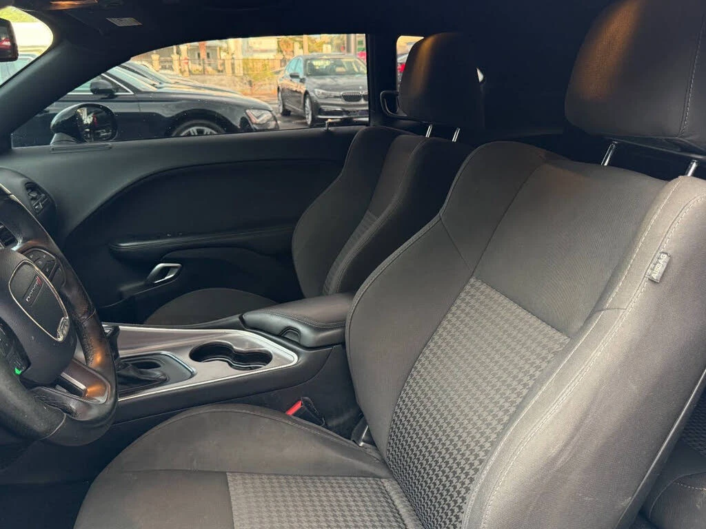 Dodge Challenger HEMI/KAMEPA/KEYLESS/КОЖА - изображение 8 | Auto.bg Dodge Challenger HEMI/KAMEPA/KEYLESS/КОЖА - изображение 8