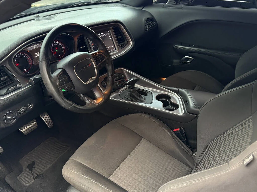 Dodge Challenger HEMI/KAMEPA/KEYLESS/КОЖА - изображение 9 | Auto.bg Dodge Challenger HEMI/KAMEPA/KEYLESS/КОЖА - изображение 9