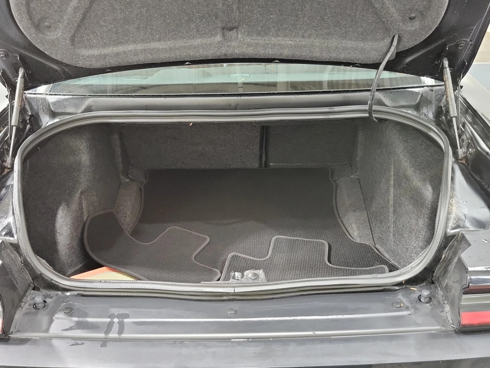 Dodge Challenger * R/T* CARFAX * БЕЗ ПЪРВОНАЧАЛНА ВНОСКА - изображение 10 | Auto.bg Dodge Challenger * R/T* CARFAX * БЕЗ ПЪРВОНАЧАЛНА ВНОСКА - изображение 10