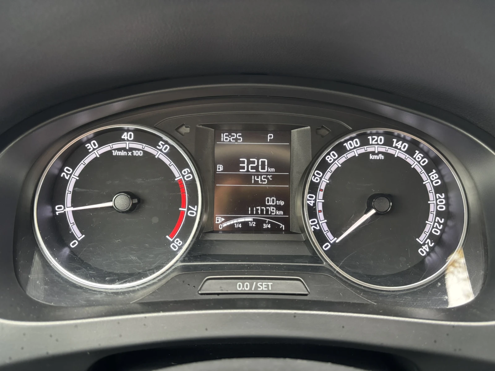 Skoda Rapid 1.0 TSI, 95hp, 7DSG, EU6 - изображение 8 | Auto.bg Skoda Rapid 1.0 TSI, 95hp, 7DSG, EU6 - изображение 8