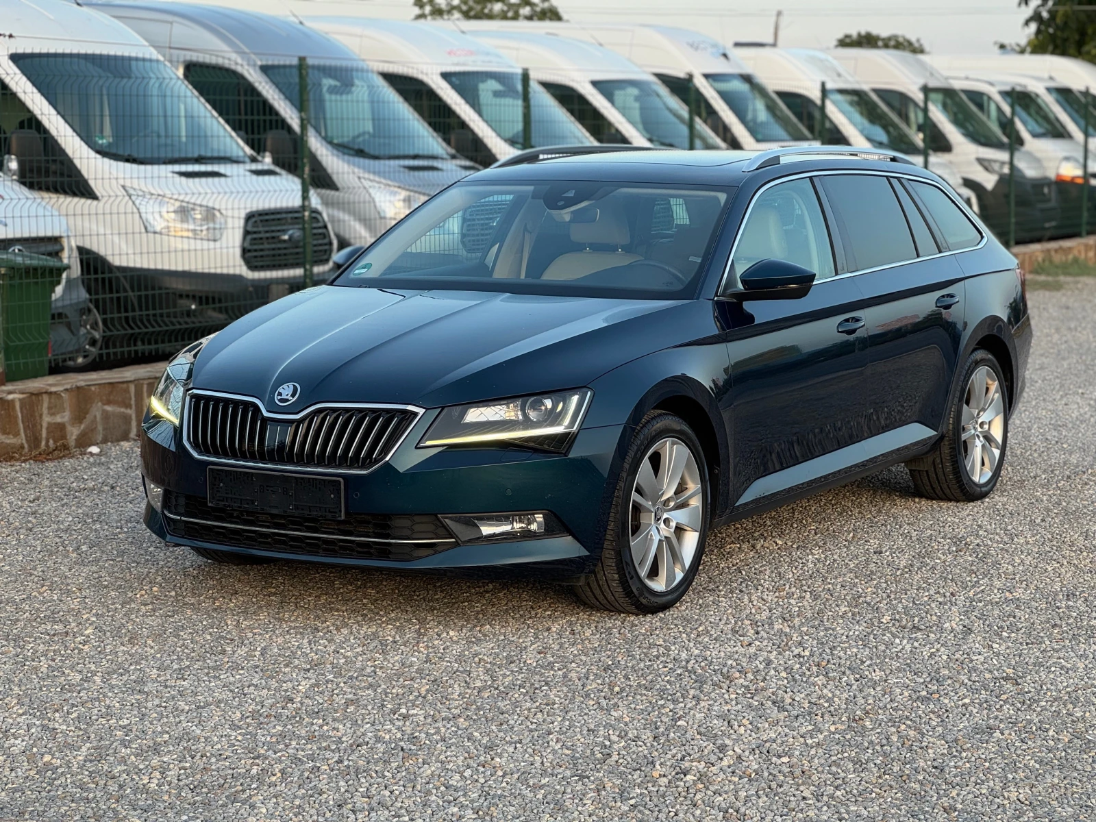 Skoda Superb 2.0TDI* FACE* 4x4* NAVI* GERMANY* Pano* | Auto.bg — изображение 1 Skoda Superb 2.0TDI* FACE* 4x4* NAVI* GERMANY* Pano* | Auto.bg — изображение 1