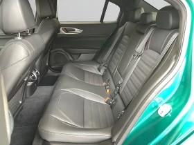 Alfa Romeo Giulia Veloce 2.0 Petrol AT8 Q4 - 121185 лв. / 61960.91 € - 31084558 12 | Car24.bg Alfa Romeo Giulia Veloce 2.0 Petrol AT8 Q4 - 121185 лв. / 61960.91 € - 31084558 12