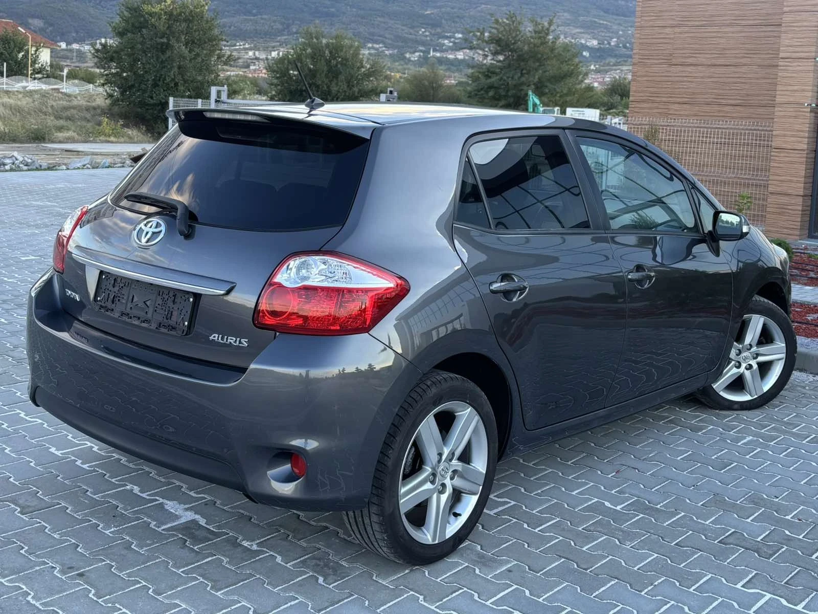 Toyota Auris 1.6vvti/132кс/Facelift/Навигация - изображение 8 | Auto.bg Toyota Auris 1.6vvti/132кс/Facelift/Навигация - изображение 8