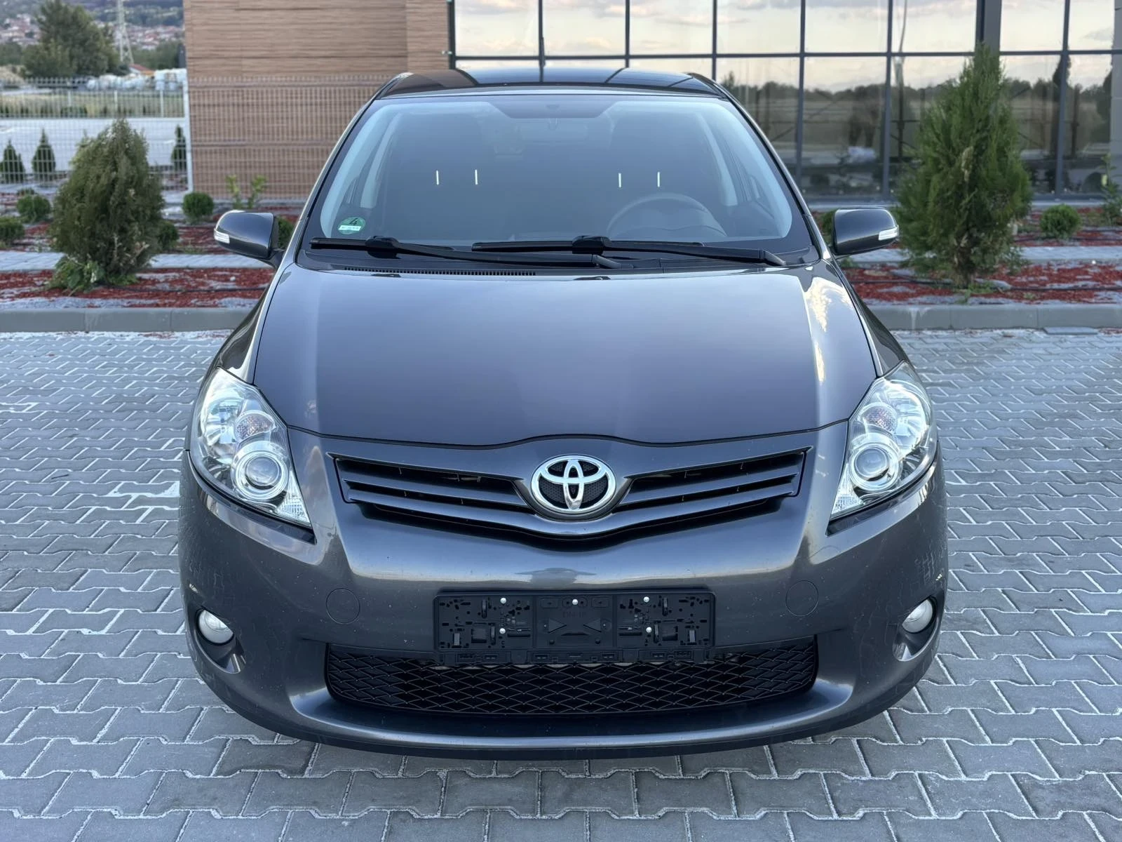 Toyota Auris 1.6vvti/132кс/Facelift/Навигация - изображение 5 | Auto.bg Toyota Auris 1.6vvti/132кс/Facelift/Навигация - изображение 5