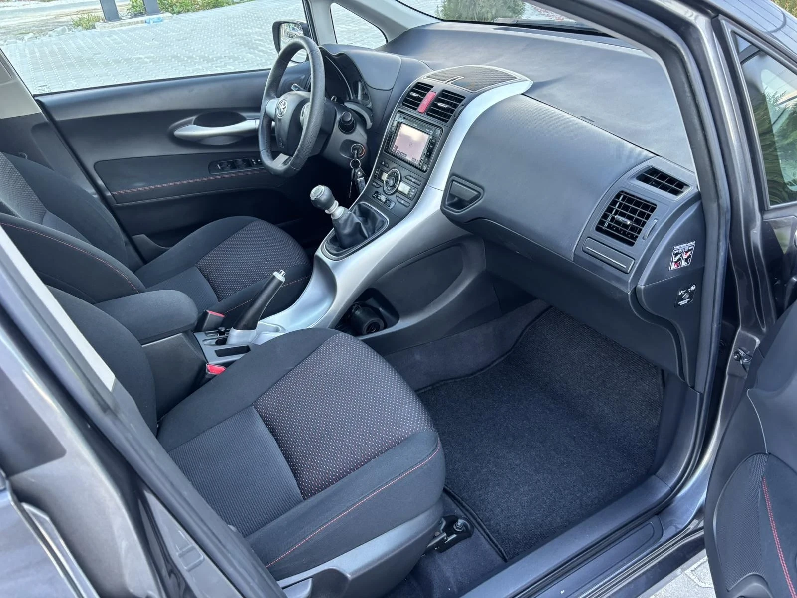 Toyota Auris 1.6vvti/132кс/Facelift/Навигация - изображение 10 | Auto.bg Toyota Auris 1.6vvti/132кс/Facelift/Навигация - изображение 10